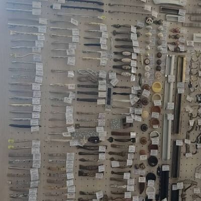 Магазин меблевої фурнітури у Бердичеві